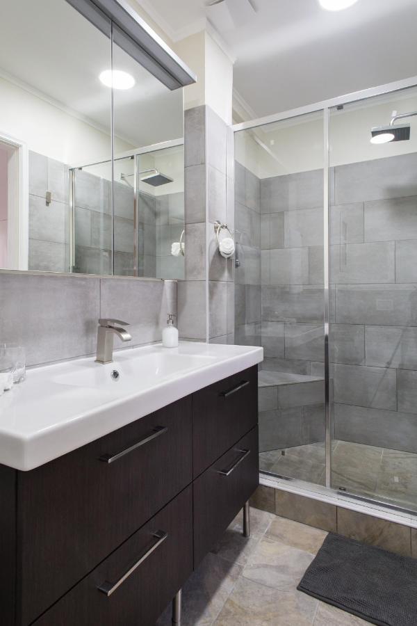 Athena'S Hideaway- Fully Renovated- Absolute Best Location Ngoại thất bức ảnh